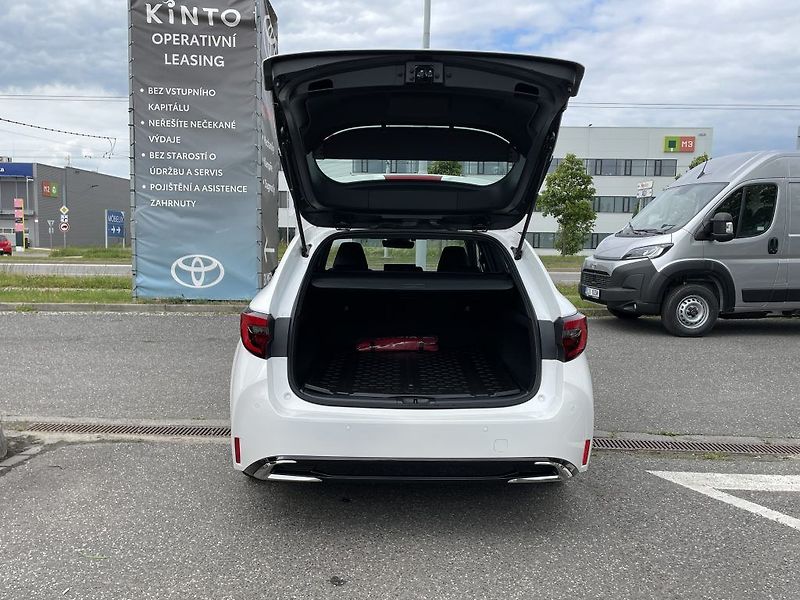 Toyota Corolla TS 1.8 Hybrid ODBĚR 4/2026 - fotka 5 z 26