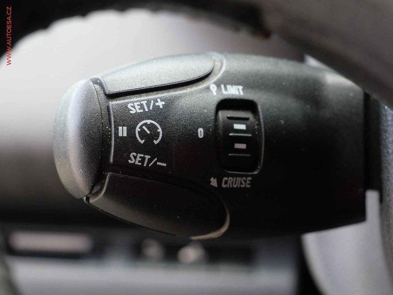 Peugeot 5008 (2010) 2.0 HDi 7míst, ČR, Panor. TZ - fotka 15 z 19