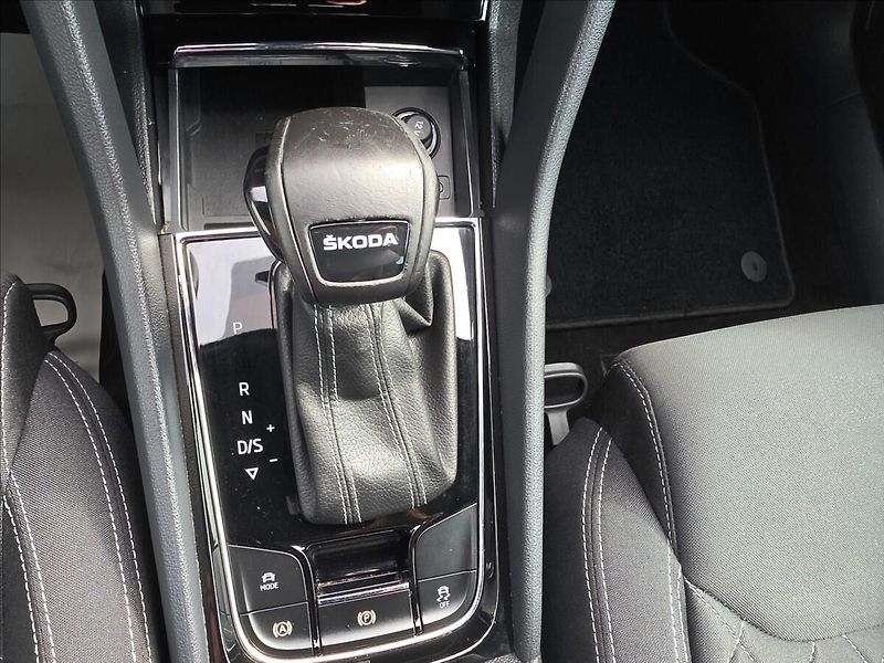 Škoda Karoq 1,5 TSi 110KW DSG Sportline TZ - fotka 22 z 46