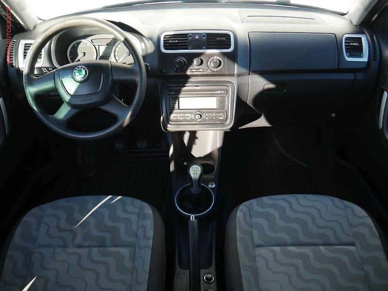Škoda Fabia (2010) 1.2 12V, ČR, Ambition Plus - fotka 7 z 16