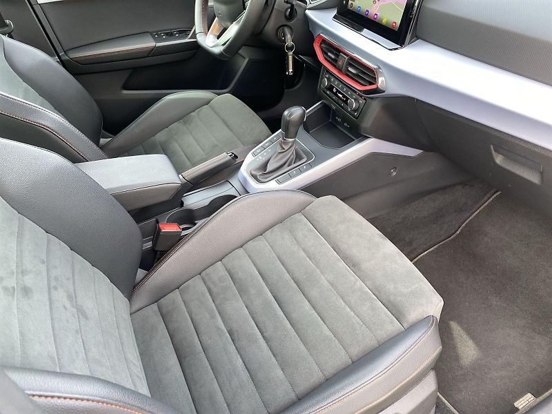 Seat Arona (2023) 1.0 TSI DSG FR - fotka 8 z 35