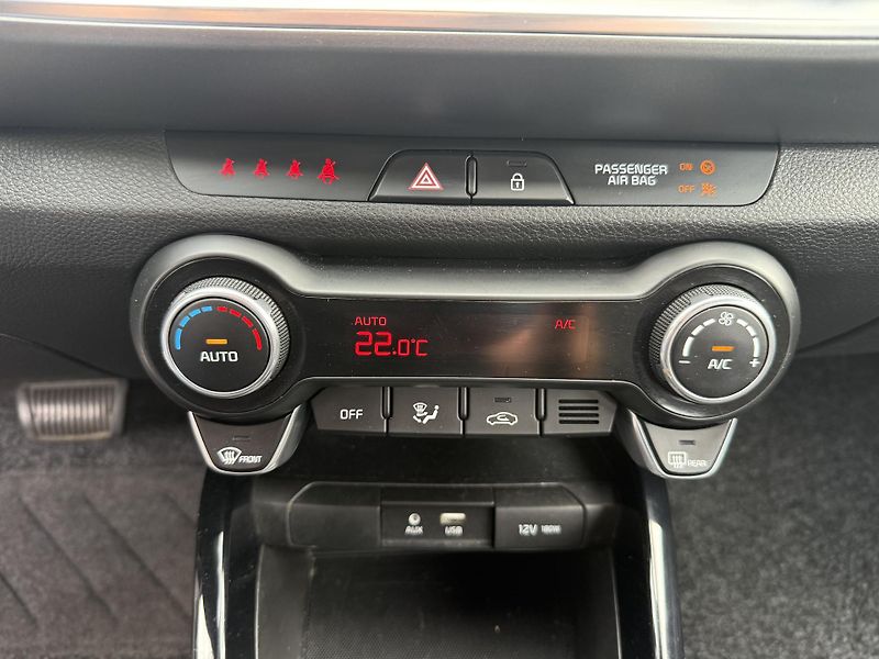 Kia Stonic (2019) EXCLUSIVE 1.4 AUTOMAT - fotka 13 z 14