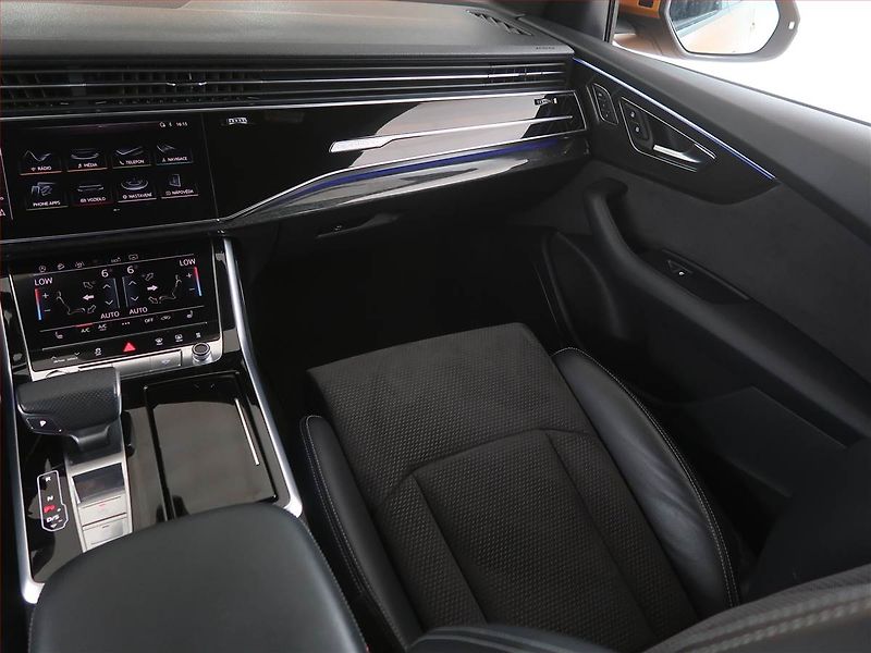 Audi Q8 (2018) 50 TDI - fotka 8 z 32