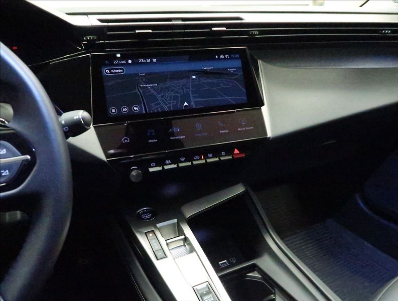 Peugeot 308 1,5 BlueHDi  AT ALLURE NAVI ČR - fotka 21 z 47