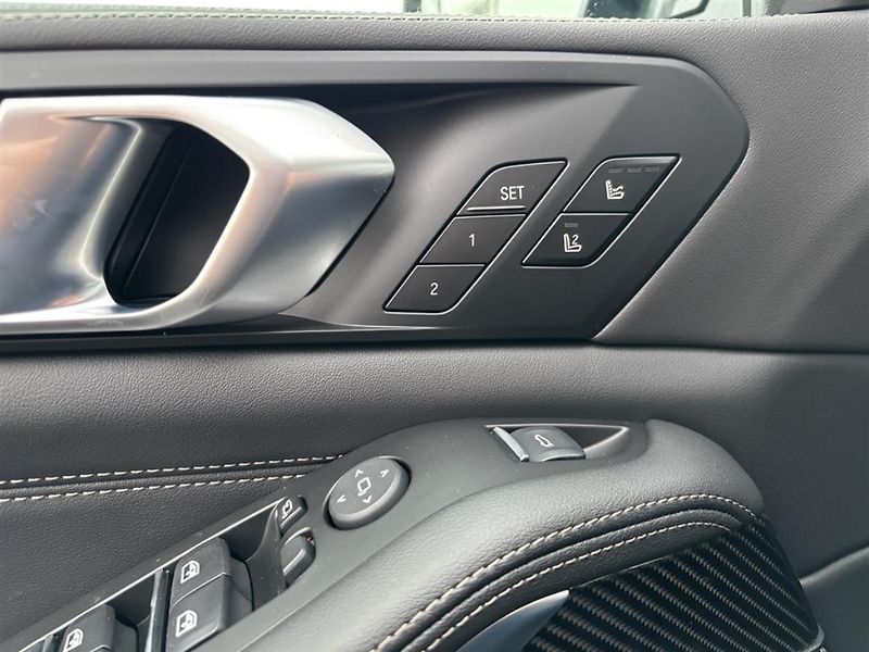 BMW X5 xDrive30d - fotka 15 z 17