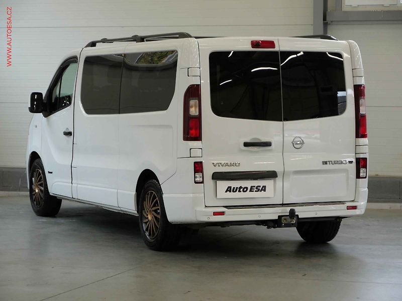 Opel Vivaro (2018) 1.6CDTi L2 9míst, 2.maj, AC - fotka 6 z 20
