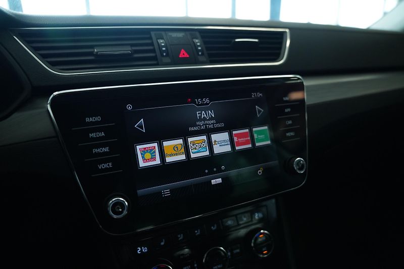 Škoda Superb - fotka 17 z 25