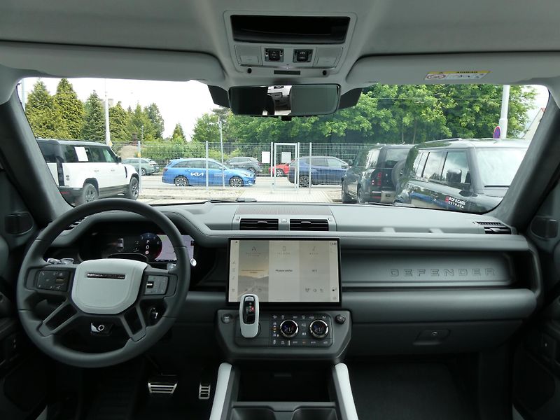 Land Rover Defender 110 4,4 OCTA P635 - fotka 18 z 47