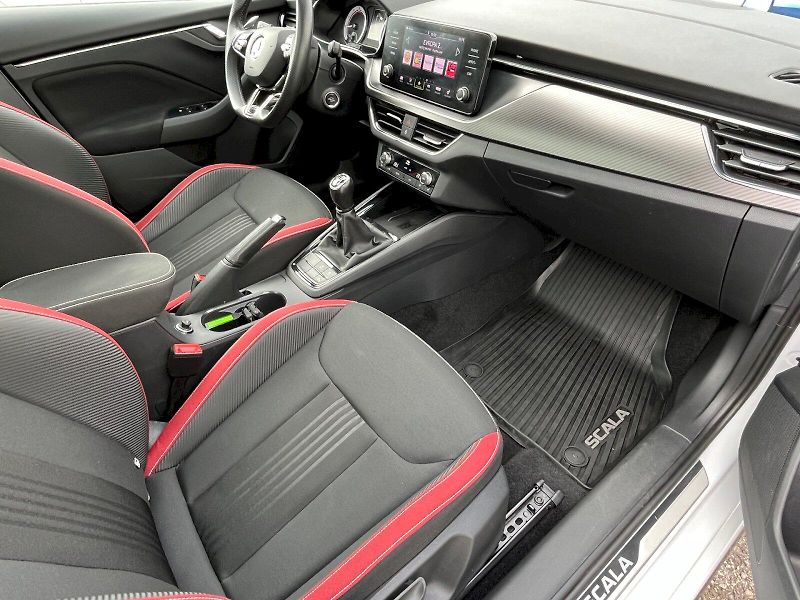 Škoda Scala (2023) 1.5 TSI 110kW Monte Carlo - fotka 13 z 29