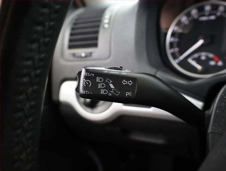 Škoda Octavia (2011) 2.0 TDI, Tempomat - fotka 12 z 14