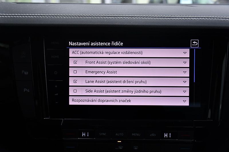 Volkswagen Touareg 3.0TDi 4MOTION ČR TAŽNÉ - fotka 29 z 35
