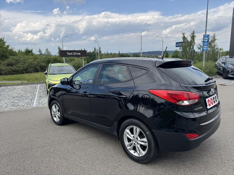 Hyundai ix35 2,0 CRDi, 4x4 - fotka 4 z 19