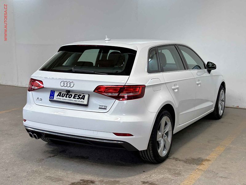 Audi A3 (2018) 2.0 TFSI quattro, AT, navi - fotka 4 z 17