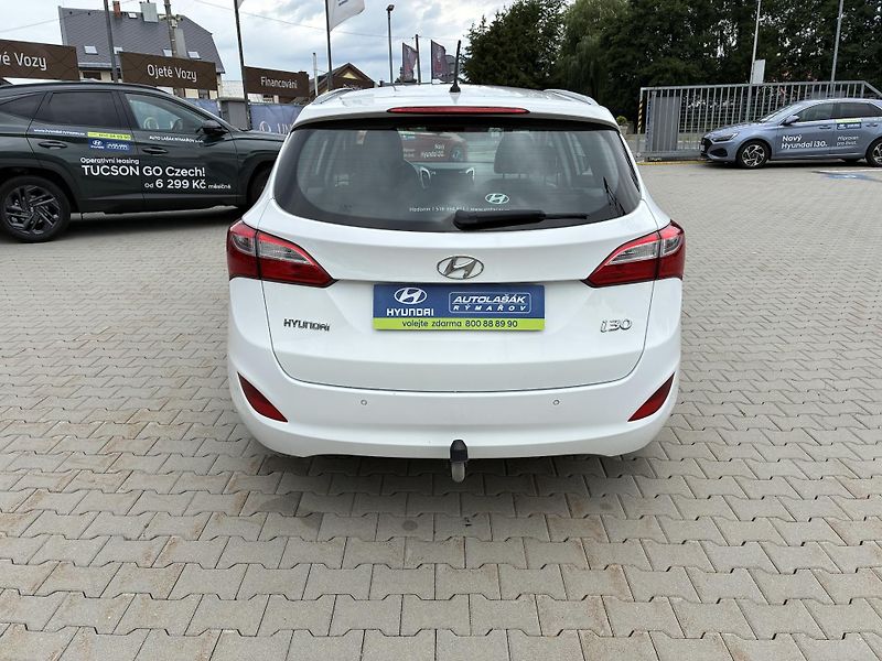 Hyundai i30 1,6i 99kW TAŽNÉ - fotka 4 z 25