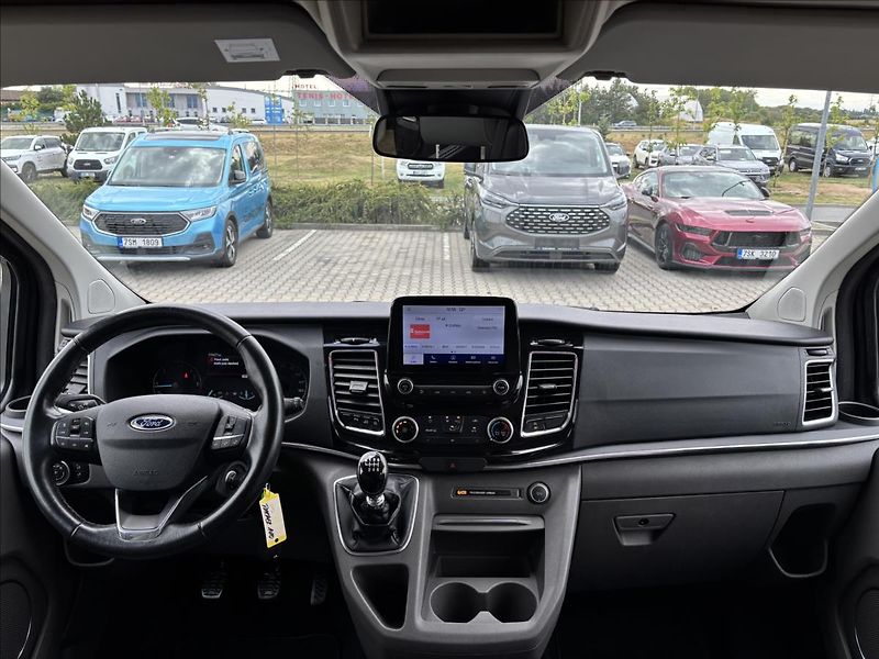 Ford Tourneo Custom 2,0 mHEV 136kW Titanium X L2 - fotka 15 z 45