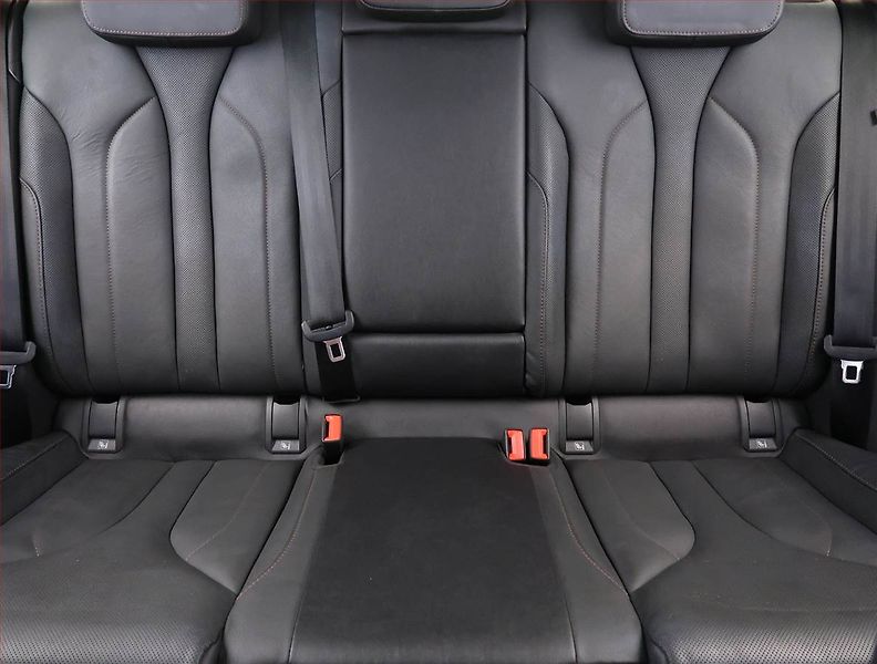 Škoda Enyaq (2022) iV 80 (82 kWh), SoH 94% - fotka 10 z 33