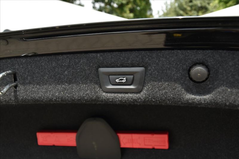 BMW Řada 5 520d xDrive M PAKET DPH ČR - fotka 13 z 30