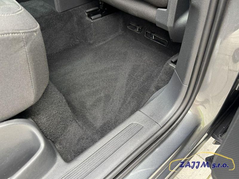 Volkswagen Tiguan 2.0TDI 4x4 + tažné, kamera - fotka 52 z 60