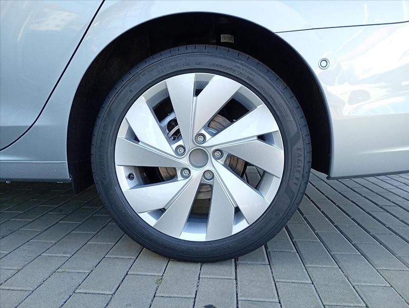 Volkswagen Golf Variant (2026) 1,5 eTSI 7DSG mHEV  People - fotka 9 z 18