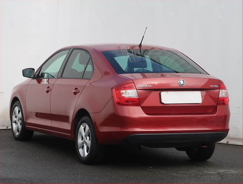 Škoda Rapid (2014) Ambition 1.2 TSI, Serv.kniha - fotka 4 z 17