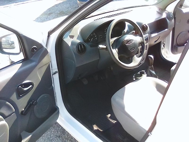 Dacia Logan (2011) Express 1.6i / 62 KW, závěs - fotka 13 z 39