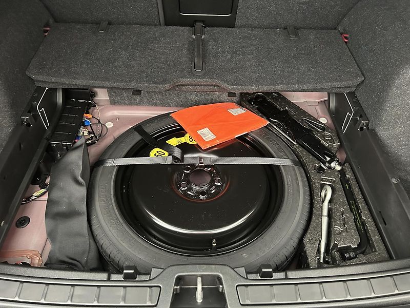 Volvo XC40 1.5 T2 Plus - fotka 14 z 30