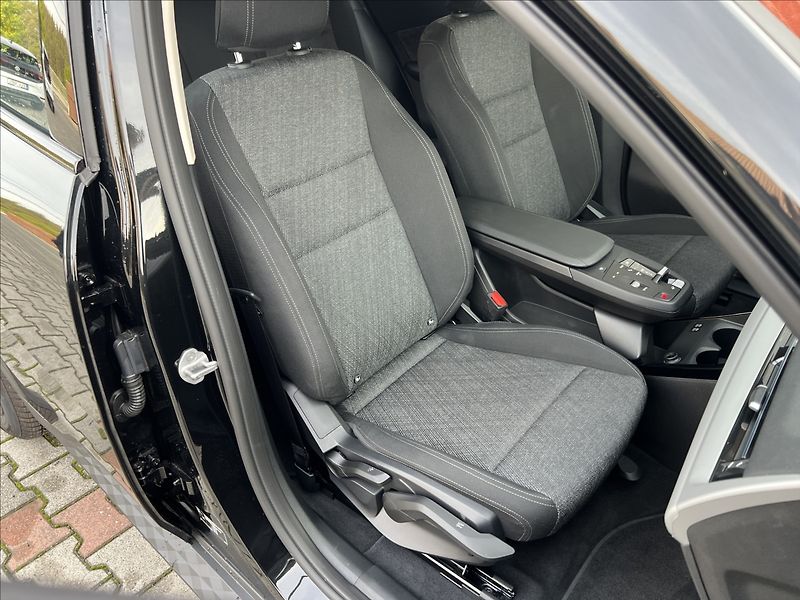 BMW iX2 0,0 eDrive20  Záruka 150kW - fotka 19 z 39