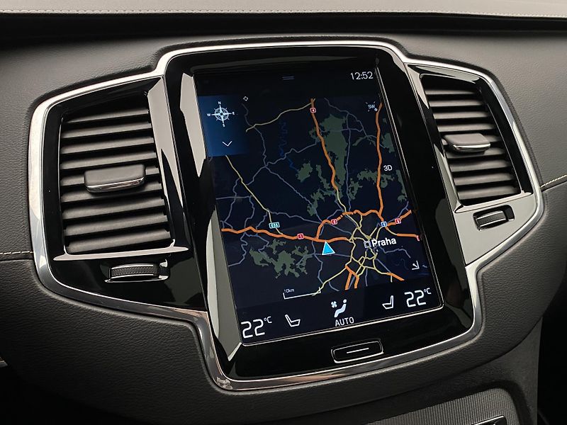 Volvo XC90 B5 AWD R-DESIGN REZERVACE - fotka 42 z 47