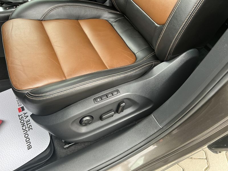 Seat Alhambra (2014) 2,0TDi DSG Style MAX VÝBAVA!!! - fotka 48 z 77