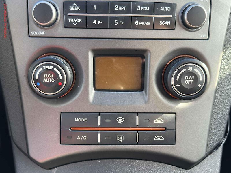 Kia Carens (2009) 2.0CRDi, 1.maj,ČR, AAC - fotka 13 z 14