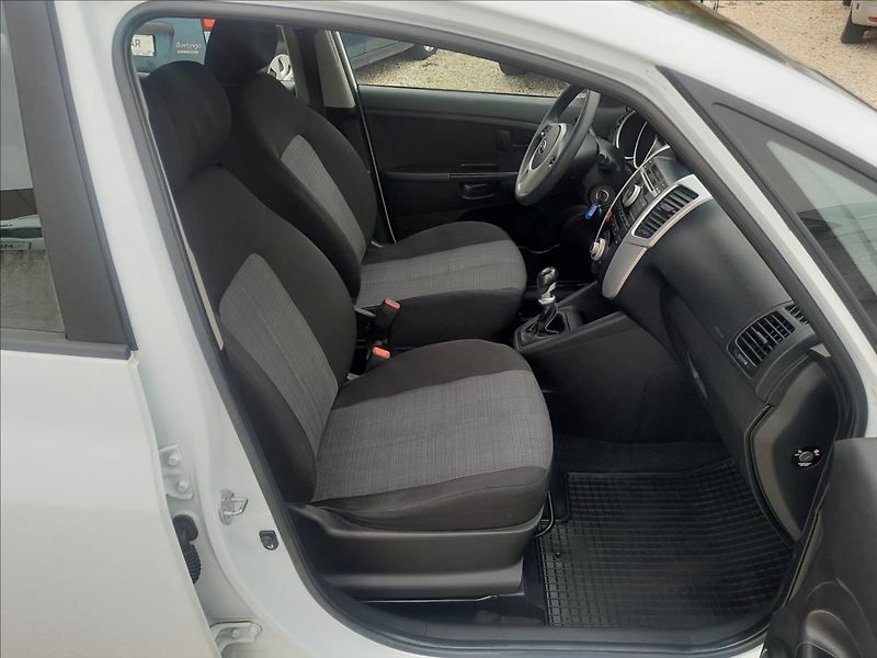 Kia Venga 1,4i16V 66kW - fotka 28 z 47