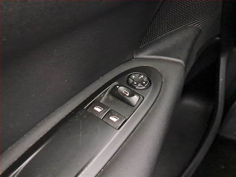 Citroën C4 (2012) 1.6 VTi, po STK, jezdí výborně - fotka 16 z 16