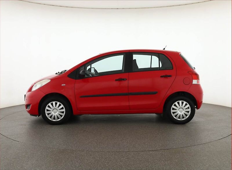 Toyota Yaris (2009) 1.0 VVT-i, ČR,1.maj - fotka 3 z 15