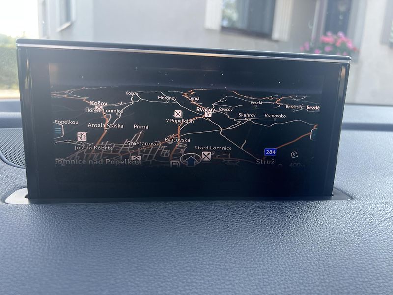Audi Q7 3.0TDI 200KW,S-LINE,VZDUCH,TZ - fotka 47 z 52