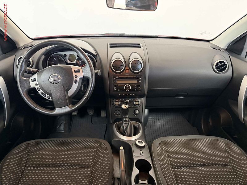 Nissan Qashqai (2008) 2.0dCi 4x4, TZ - fotka 8 z 17