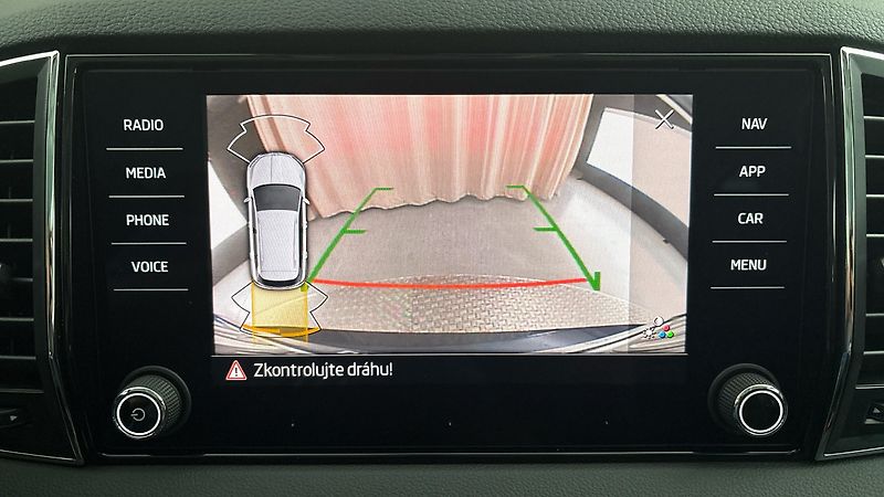 Škoda Karoq 1.5 TSI DSG Style - fotka 12 z 29