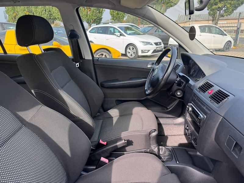 Škoda Fabia (2005) 1,4i 55 KW 1. MAJITEL STK KOLA - fotka 37 z 50