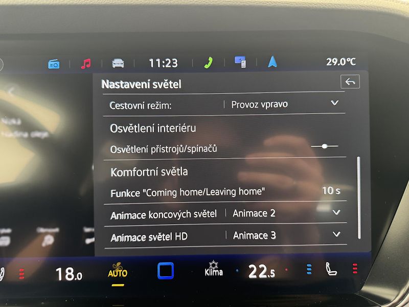 Volkswagen Touareg 3.0Tdi*1-MAJ*DPH*R-LINE*HUD* - fotka 39 z 47