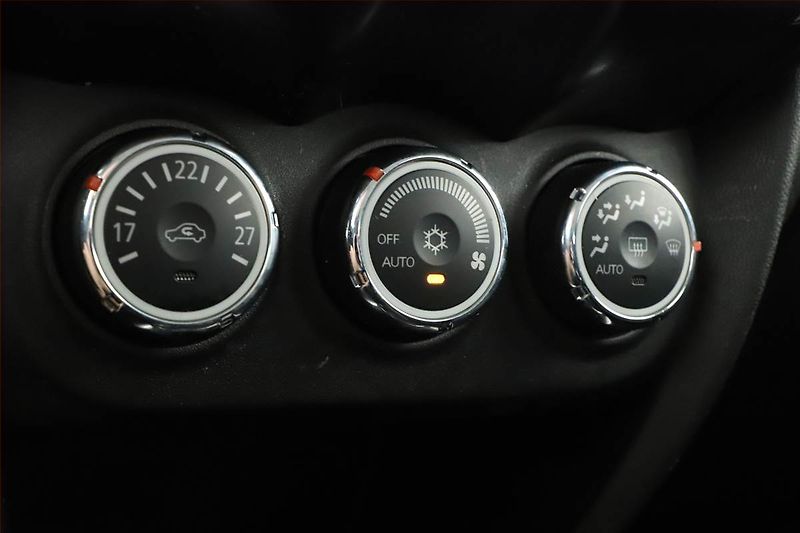 Mitsubishi ASX (2013) 1.8 DI-D MIVEC, 4X4, ČR,1.maj - fotka 14 z 16