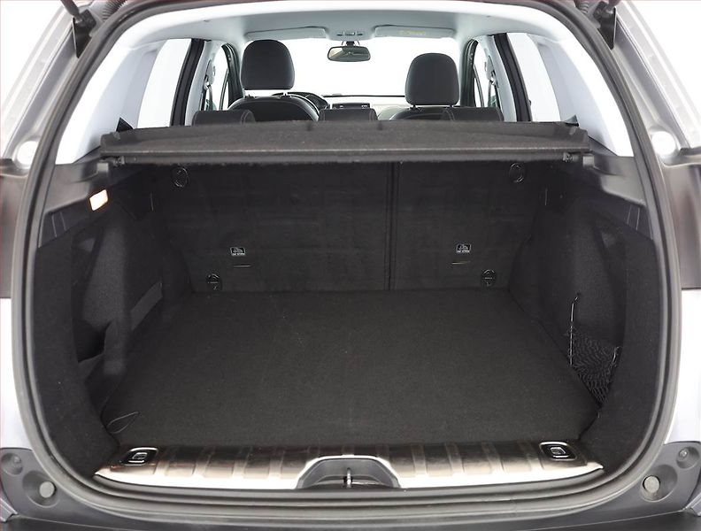 Peugeot 2008 (2018) 1.2 PureTech, ČR,1.maj, Kůže - fotka 15 z 16