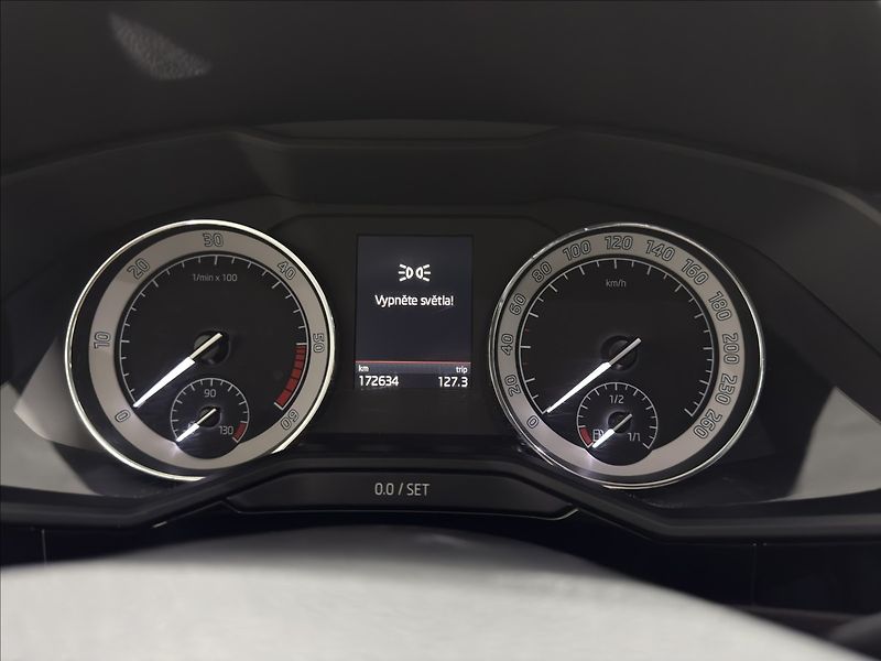 Škoda Superb 2,0   TDI DSG 4X4 140KW L&K - fotka 15 z 41