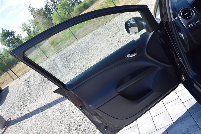 Seat Altea 1,6 TDI 77KW ALU KLIMA - fotka 26 z 44