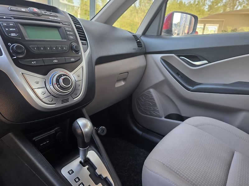 Hyundai ix20 1.6-AUTOMAT-1MAJITEL-92KW - fotka 29 z 35