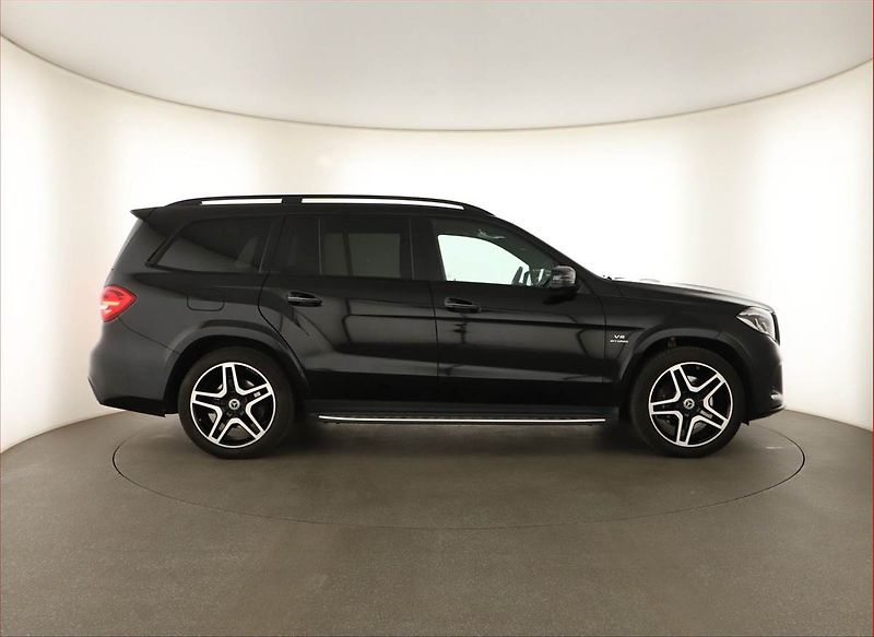Mercedes-Benz GLS (2018) 500 4MATIC - fotka 6 z 22