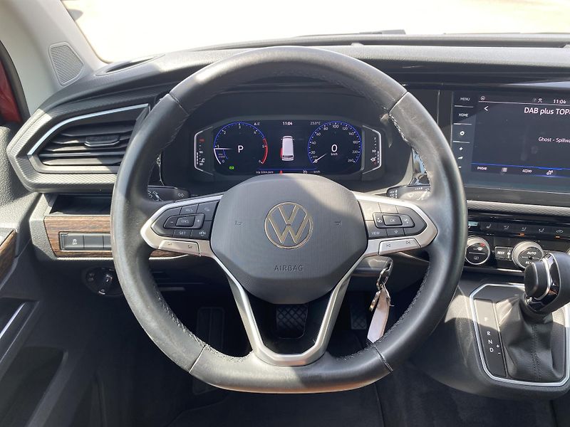Volkswagen Multivan 4MOTION DSG HIGHLINE - fotka 12 z 27