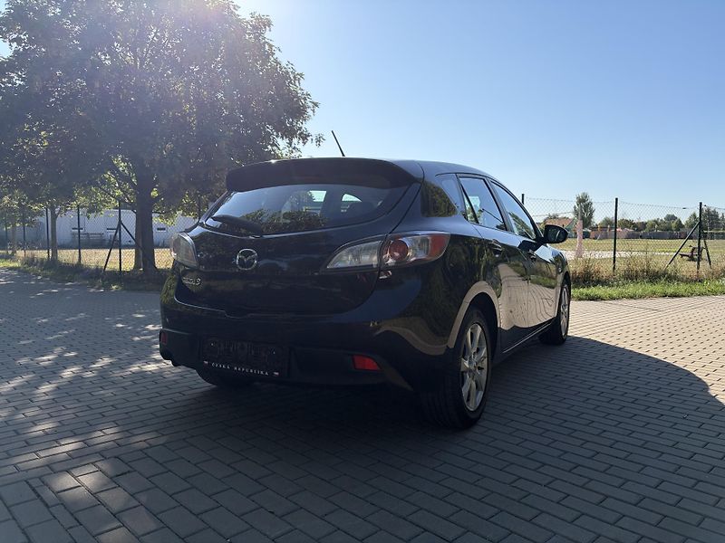 Mazda 3 1.6 Center-Line - fotka 9 z 28