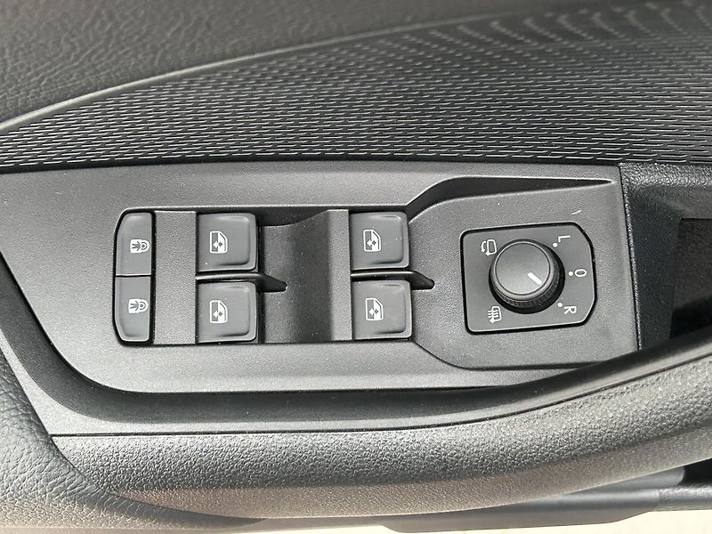 Škoda Octavia 1.5 TSI SportLine - fotka 15 z 31