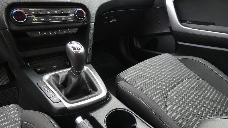 Kia Ceed SW 1.5 T-GDI SPIN - fotka 6 z 22