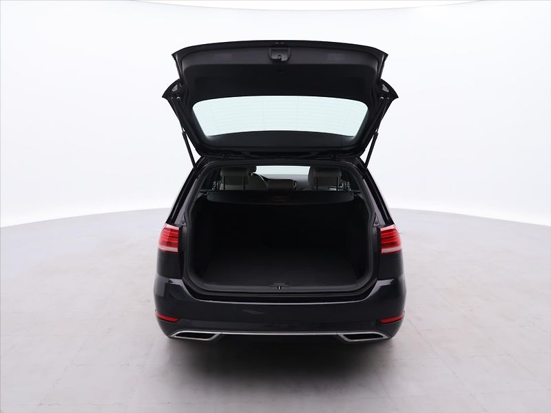 Volkswagen Golf 1,4 TSI 92kW DSG Highline - fotka 9 z 32