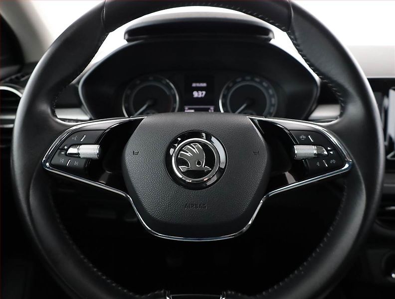 Škoda Fabia (2023) Ambition 1.0 TSI, Serv.kniha - fotka 8 z 19